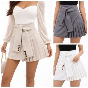 Adorable Pleated Skorts Skirt Shorts Size XS